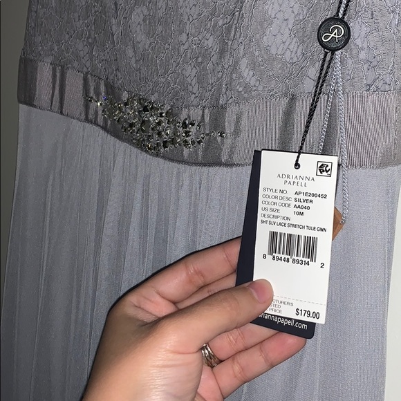 Long formal lace dress - Picture 4 of 5